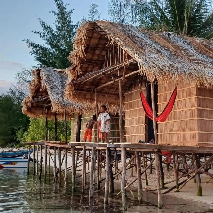 Coco Huts Guest House Waisai 外观 照片