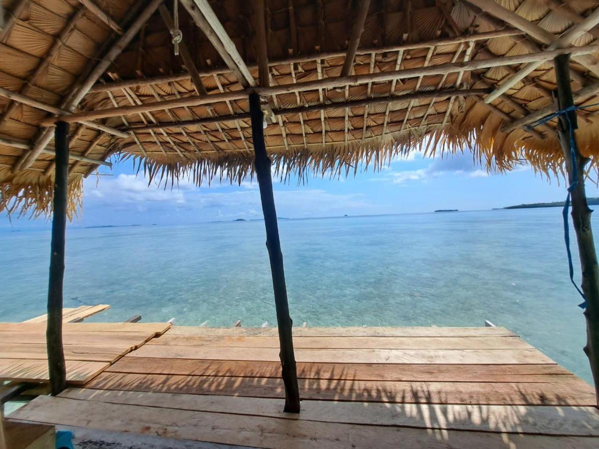 Coco Huts Guest House Waisai 外观 照片
