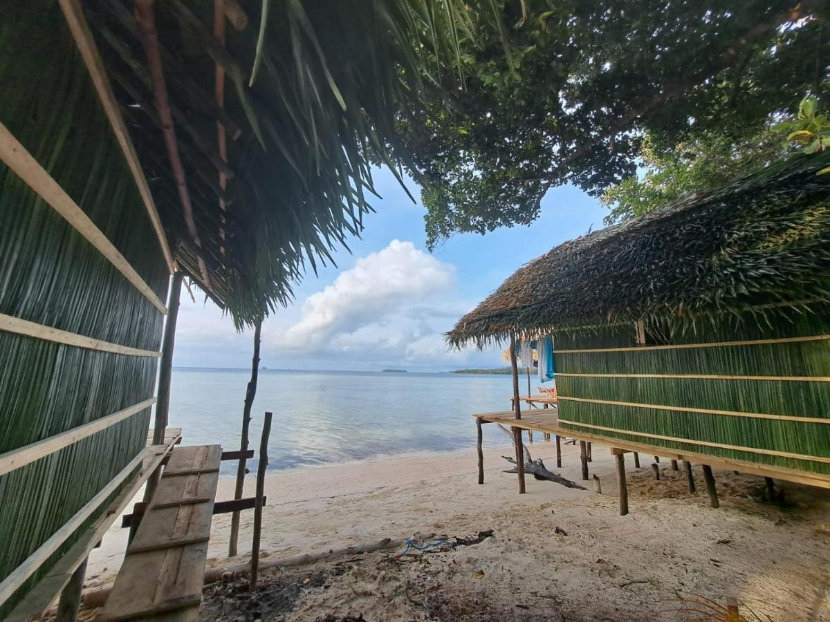 Coco Huts Guest House Waisai 外观 照片